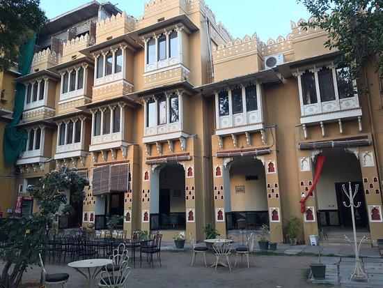 Hotel Pratap Palace
